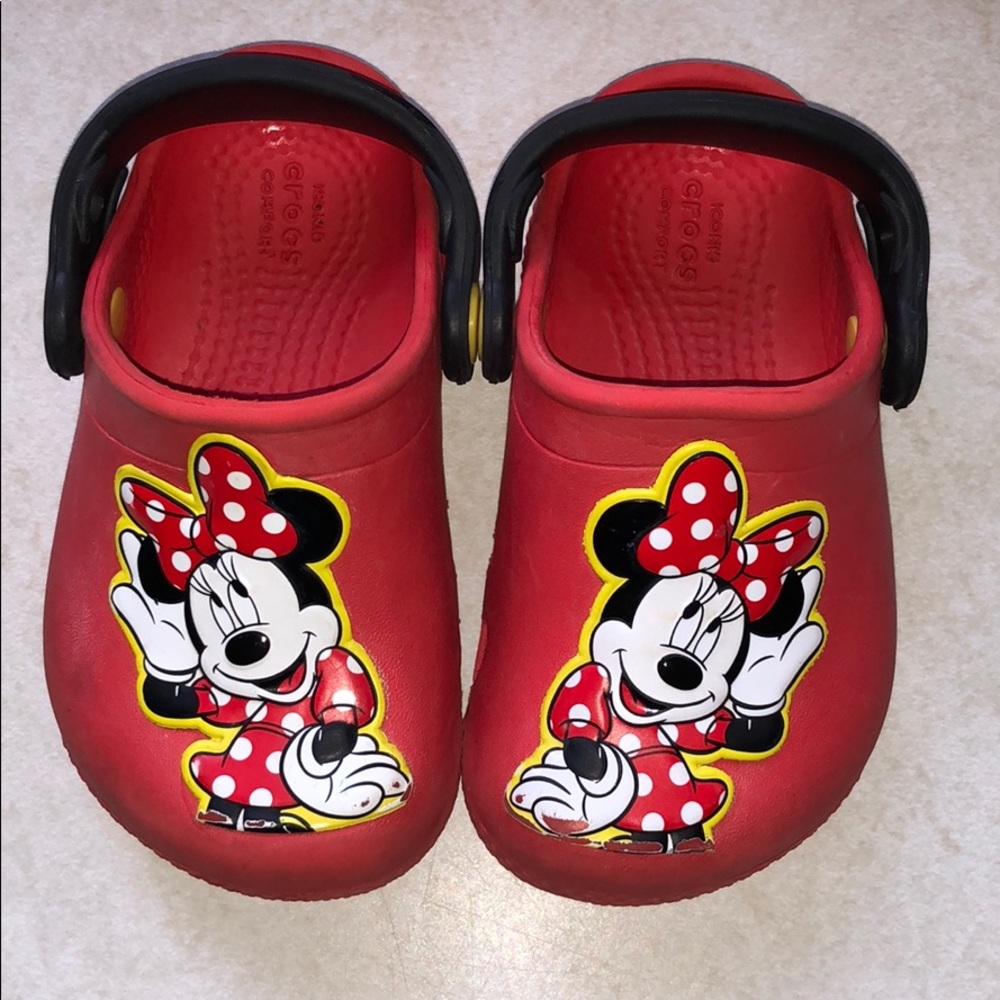 Disney Size 6 Red Minnie Mouse Croc